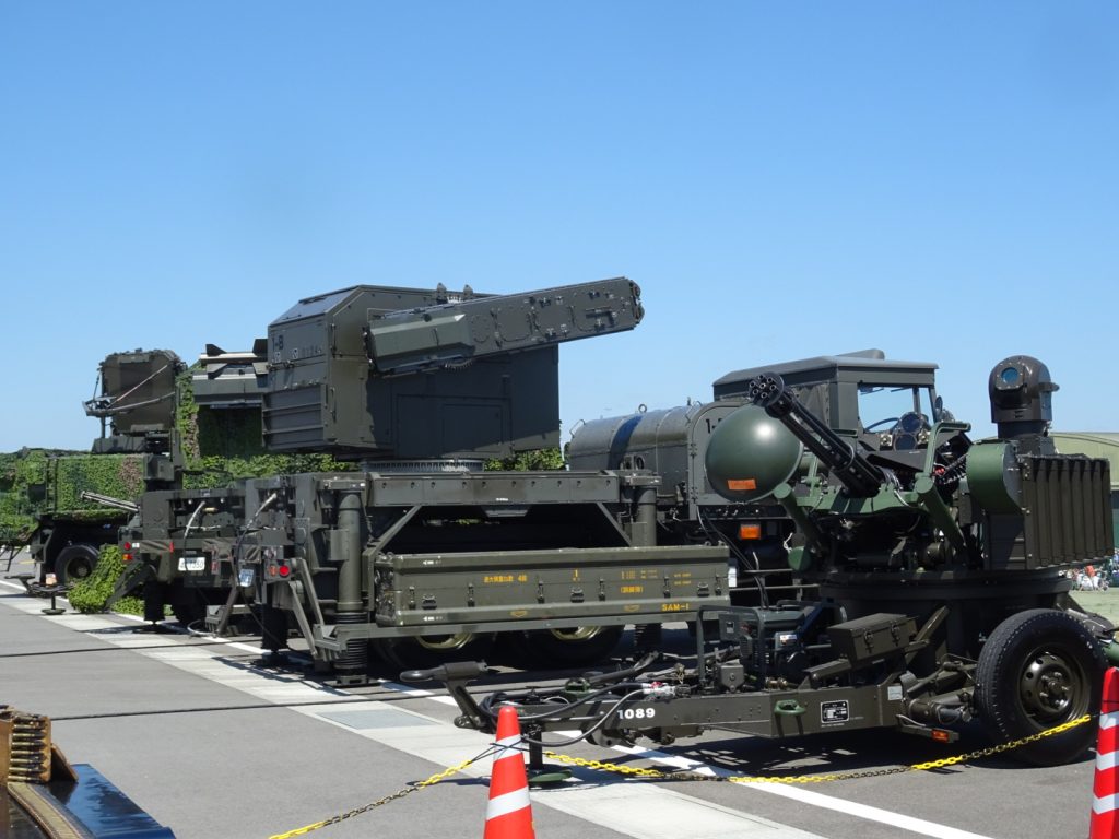 対空兵器なども一般公開され、試乗には多くの来場者が列になり記念写真を撮影する姿が見られた。